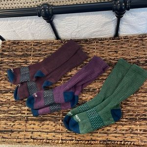 3 pair Bombas size large socks Like new